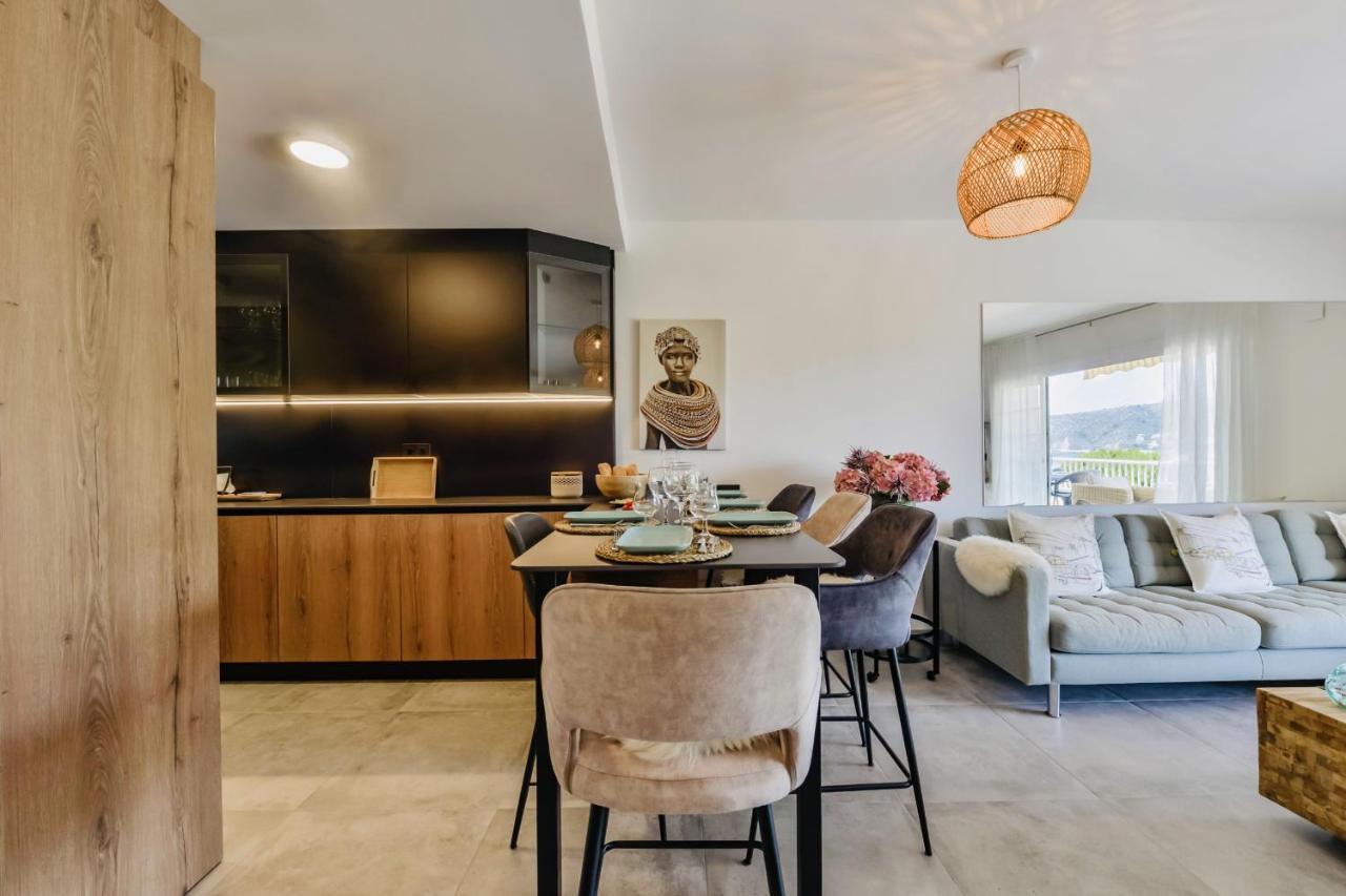 Luxury Seaside Bay *